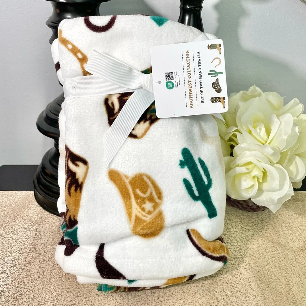 NWT Set of 2 Western Cowboy Boots/Cactus Bathroom Hand Towels
